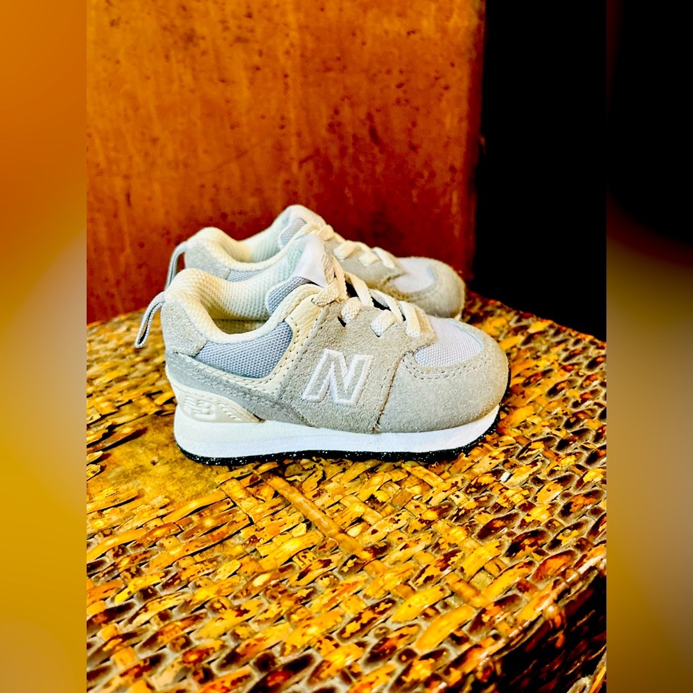 *Sold*New Balance Kid's 574 V1 Bungee Sneaker